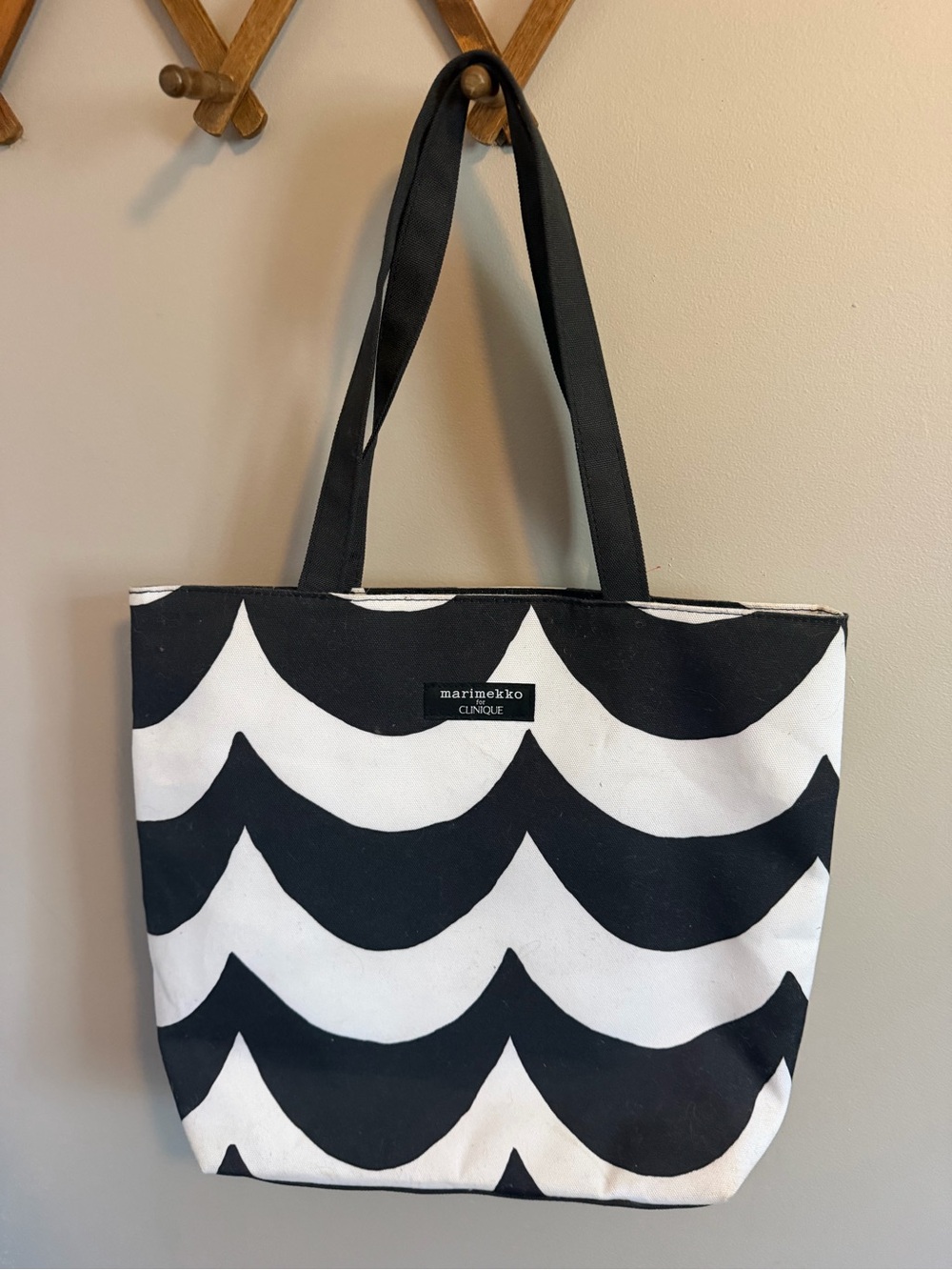 Marimekko x Clinique Wavy Scallop Canvas Tote Bag Black White OS